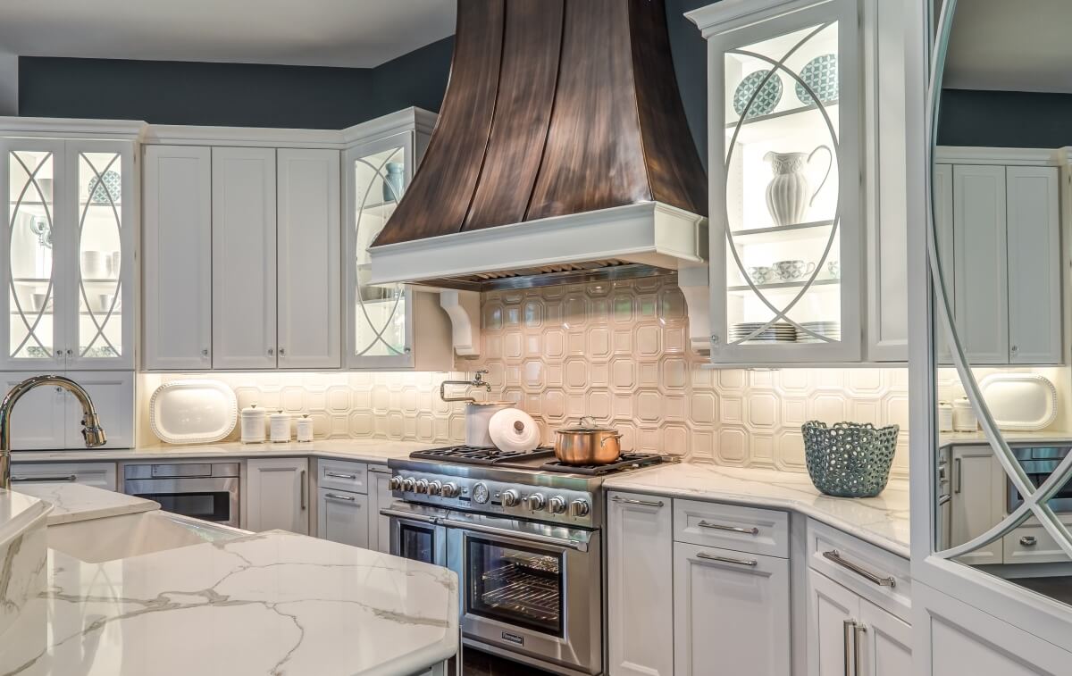 Dura Supreme Cabinetry kitchen design by Mauk Cabinets by Design.